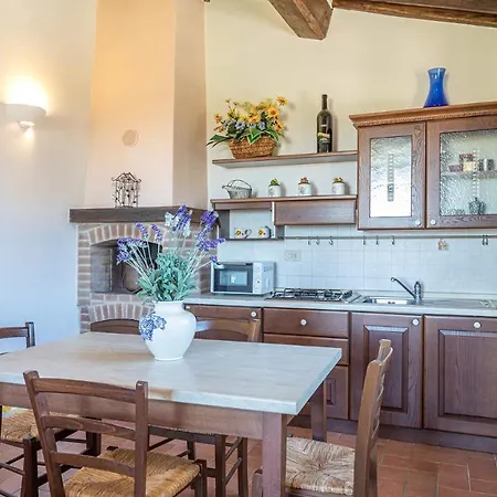 Il Fitto 10, Emma Сasa de vacaciones Cortona